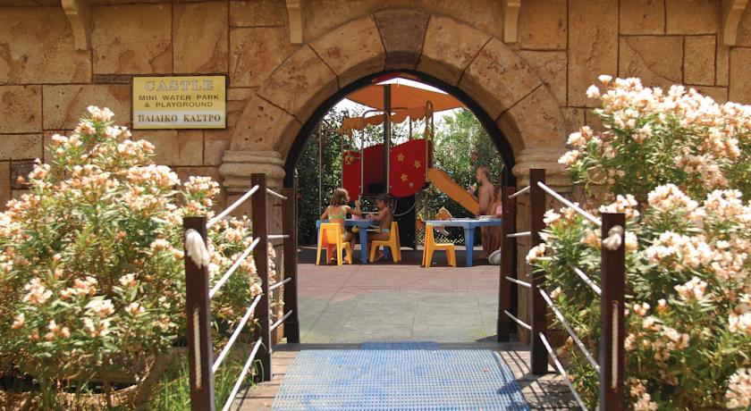 هتل لوردوس بیچ لارناکا