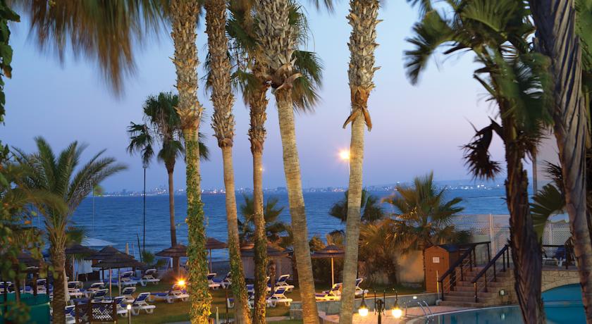 هتل لوردوس بیچ لارناکا