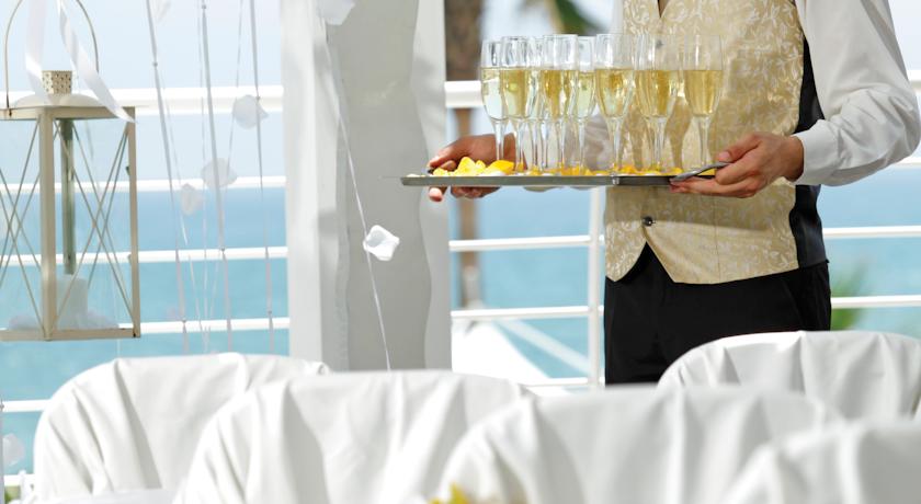 رستوران هتل لوردوس بیچ لارناکا