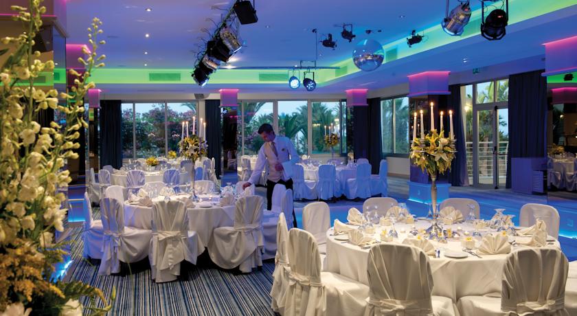 رستوران هتل لوردوس بیچ لارناکا