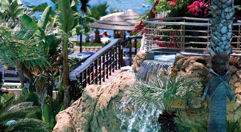 هتل لوردوس بیچ لارناکا