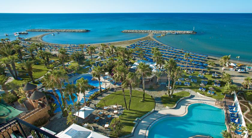 استخر هتل لوردوس بیچ لارناکا