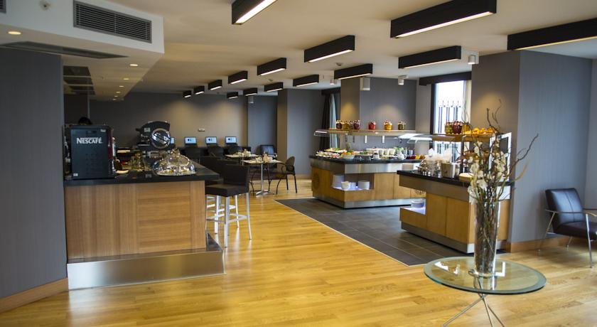 کافی شاپ هتل پوینت استانبول