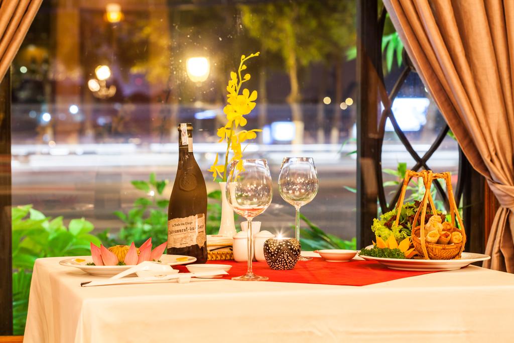 رستروان هتل مجستیک سایگون هوشی مین