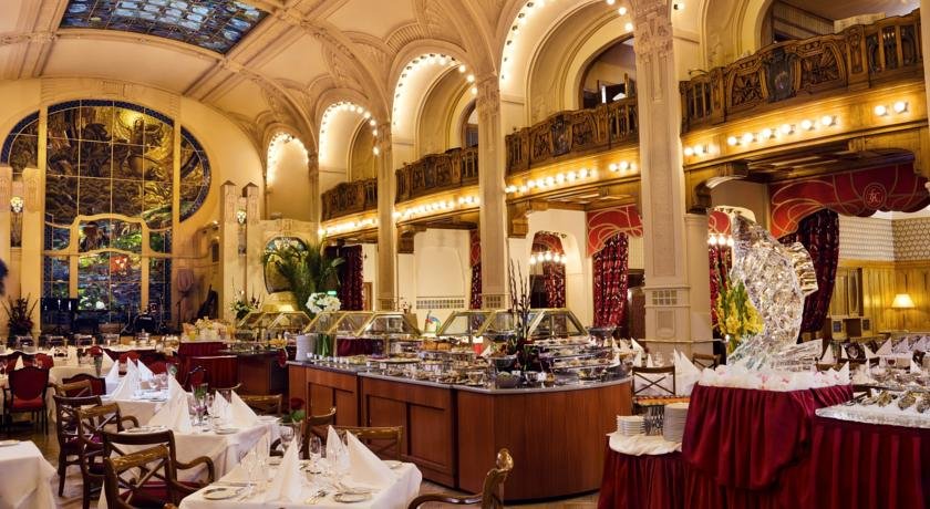 رستوران هتل بلموند گرند سنت پترزبورگ