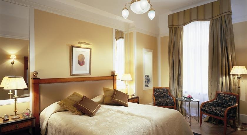 اتاق هتل بلموند گرند سنت پترزبورگ
