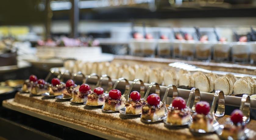 رستوران هتل آسکا لارا