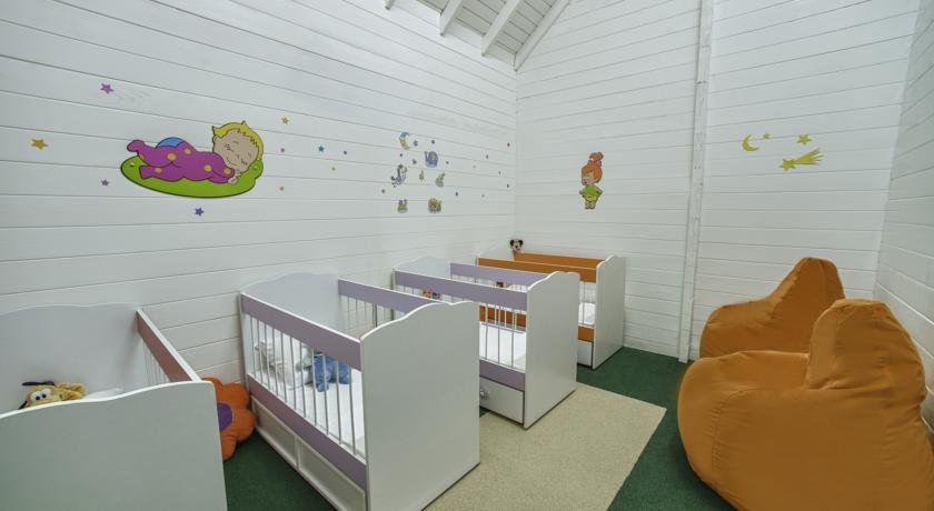 کیدز کلاب هتل آسکا لارا