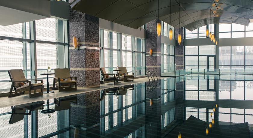 استخر هتل رنسانس پکن