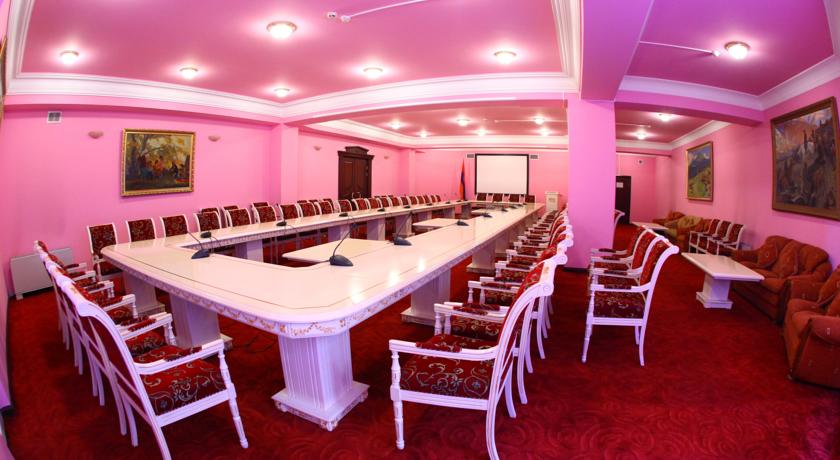 سالن کنفرانس هتل متروپل ایروان