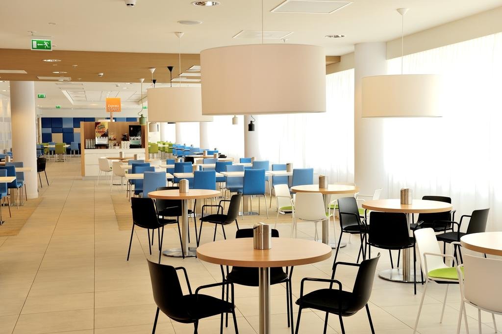 رستوران هتل هالیدی این اکسپرس آمستردام آرنا تاورز