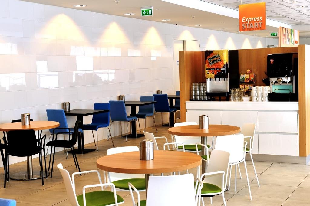 رستوران هتل هالیدی این اکسپرس آمستردام آرنا تاورز