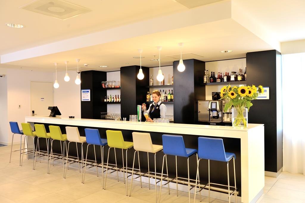 رستوران هتل هالیدی این اکسپرس آمستردام آرنا تاورز