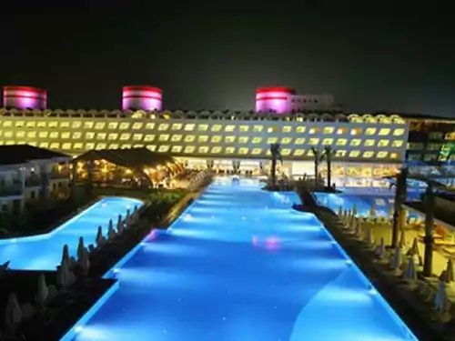 استخر هتل ترنساتلانتیک آنتالیا استخر هتل ترنساتلانتیک آنتالیا