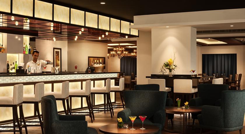 رستوران هتل وارویک دبی