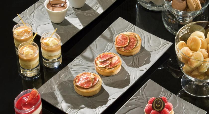 رستوران هتل وارویک پاریس