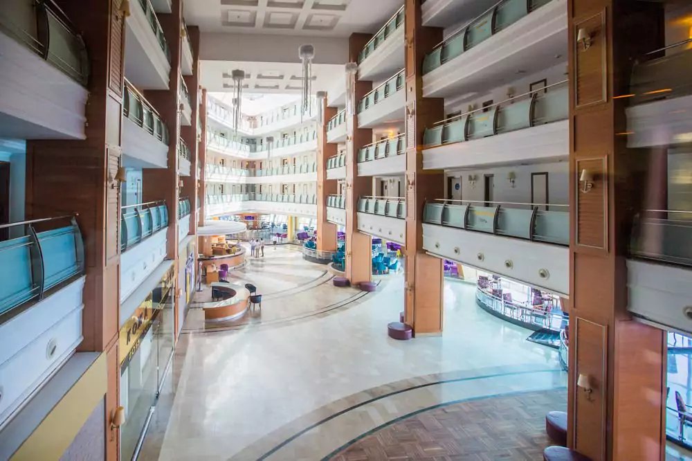 لابی هتل ترنساتلانتیک آنتالیا لابی هتل ترنساتلانتیک آنتالیا