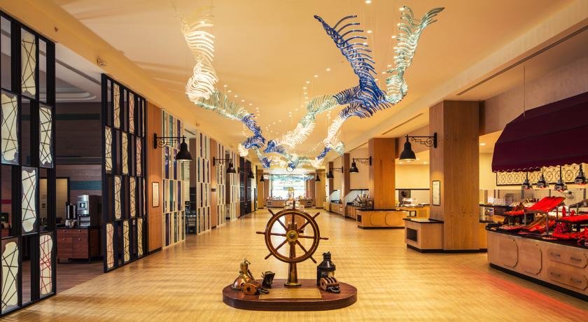 رستوران هتل تایتانیک لارا آنتالیا