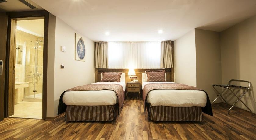 اتاق هتل نی