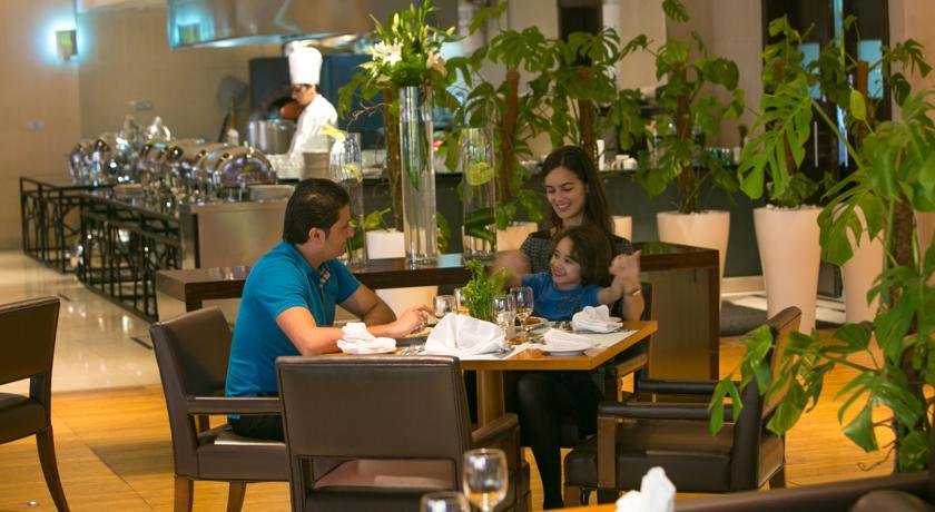 رستوران هتل یاسات گلوریا دبی