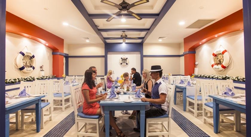 رستوران هتل ورا میر ریزورت