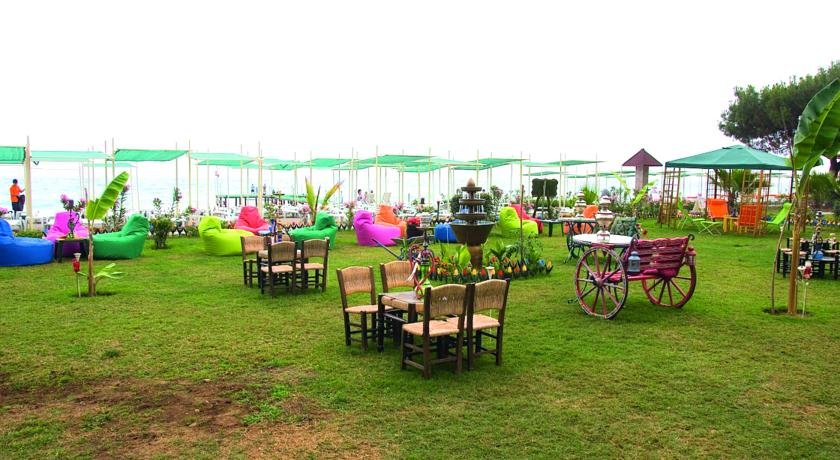 فضای سبز هتل کارلتا بیچ آنتالیا ترکیه