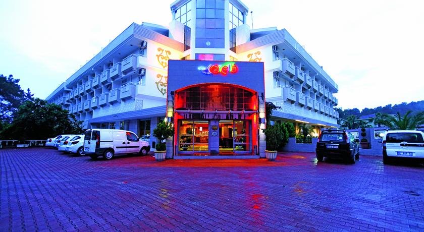 هتل کارلتا بیچ