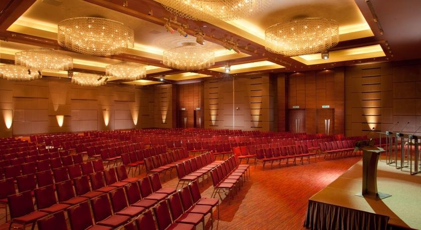 هتل دبل تری بای هیلتون