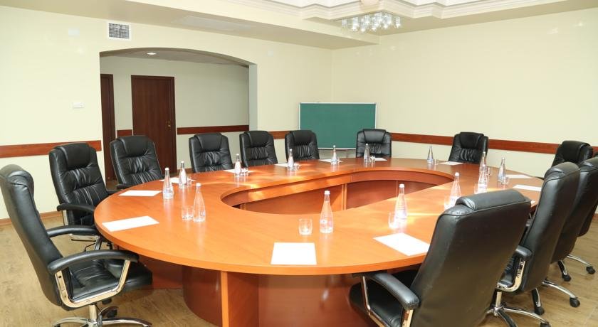 سالن کنفرانس هتل رویال پلازا ایروان سالن کنفرانس هتل رویال پلازا ایروان