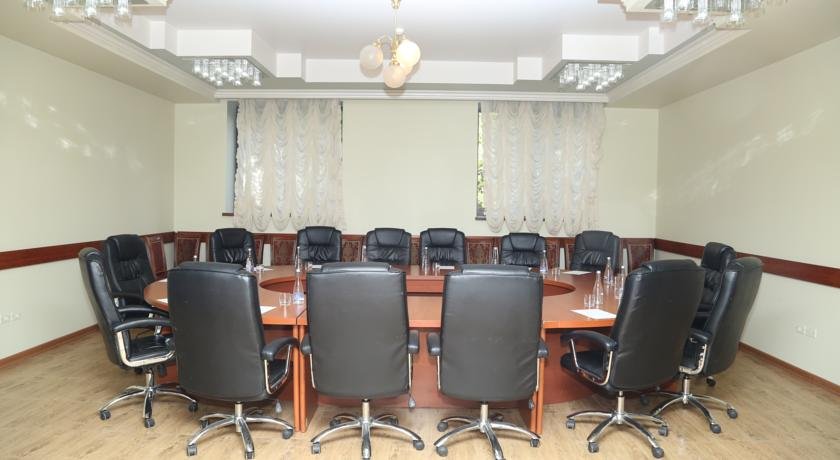 سالن کنفرانس هتل رویال پلازا ایروان سالن کنفرانس هتل رویال پلازا ایروان