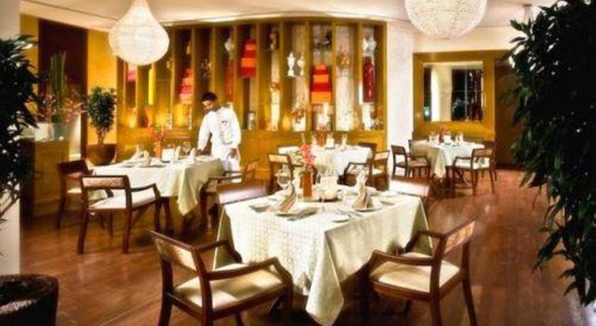 رستوران هتل اچ دبی