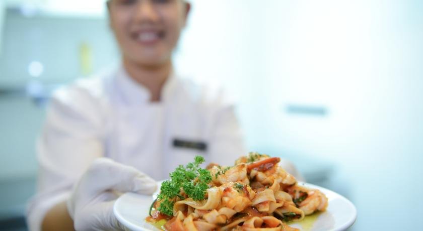 رستوران هتل سنتر پوینت چیدلوم رستوران هتل سنتر پوینت چیدلوم