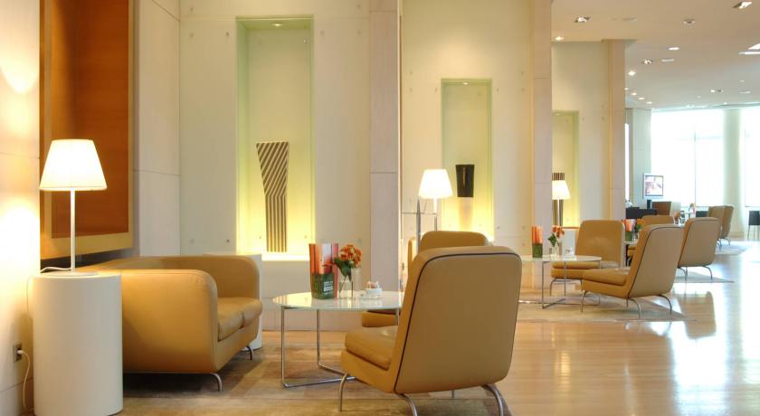 لابی هتل هیلتون آتن