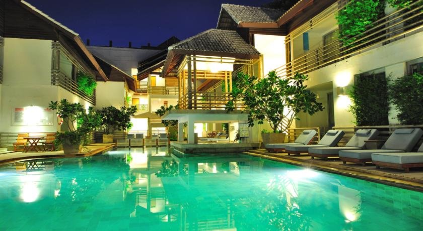 استخر هتل رامادا پوکت