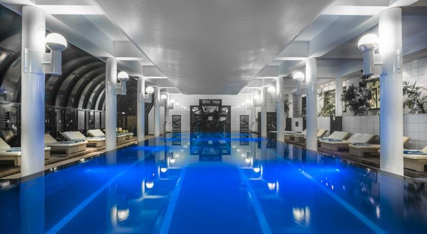 استخر هتل آماتوس بیچ لیماسول