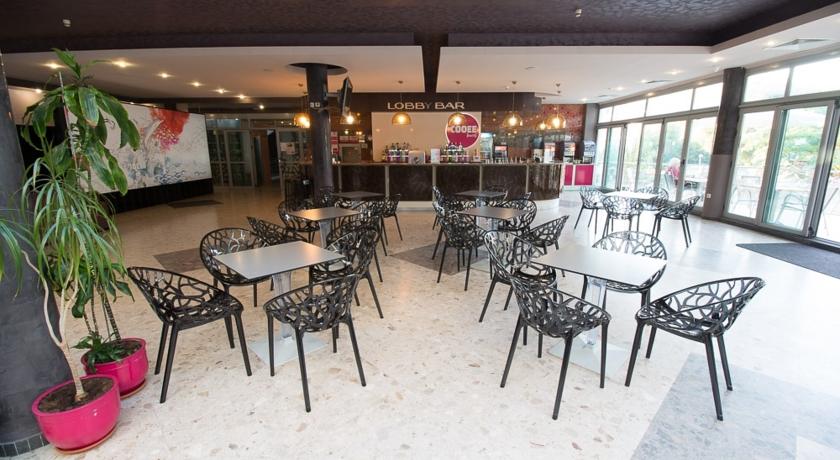 کافی شاپ هتل میموسا وارنا بلغارستان