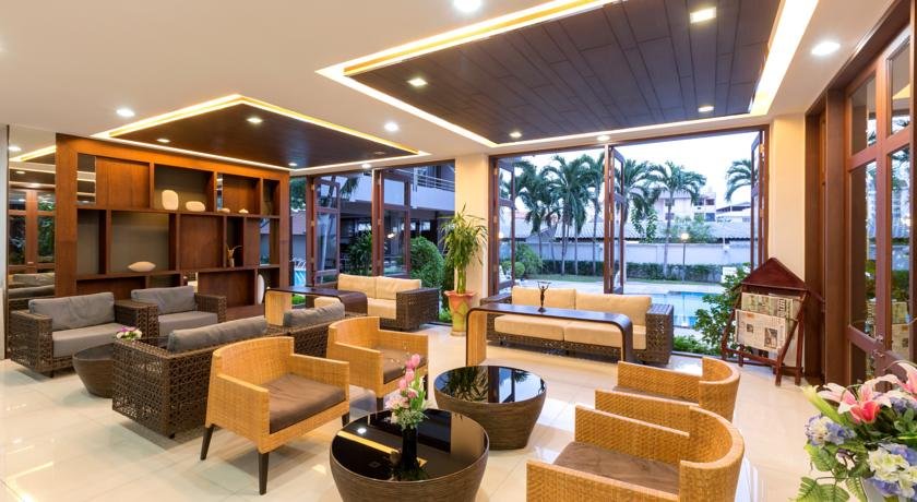 لابی هتل هالیدی ریزورت پاتایا تایلند