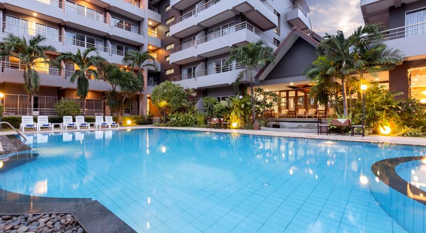 استخر هتل هالیدی ریزورت پاتایا تایلند