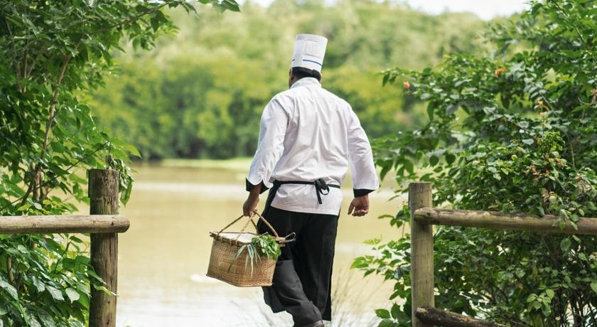 هتل راونالا اتیتیود موریس