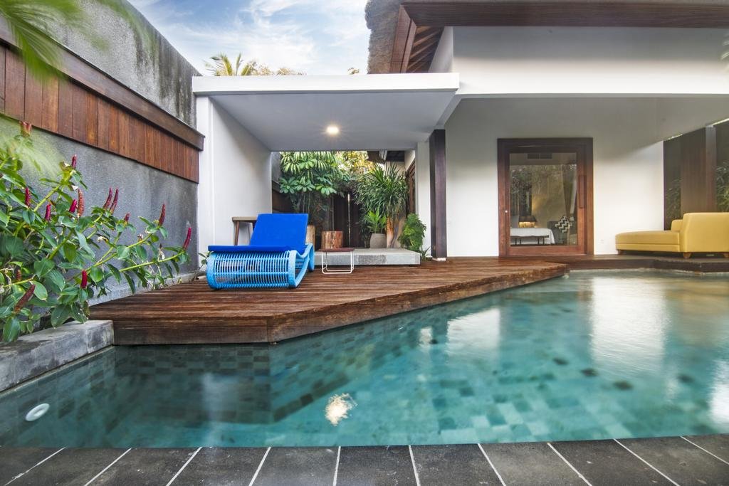 استخر هتل اینایا پوتری بالی