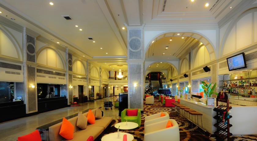 کافی شاپ هتل پاتونگ ریزورت پوکت تایلند