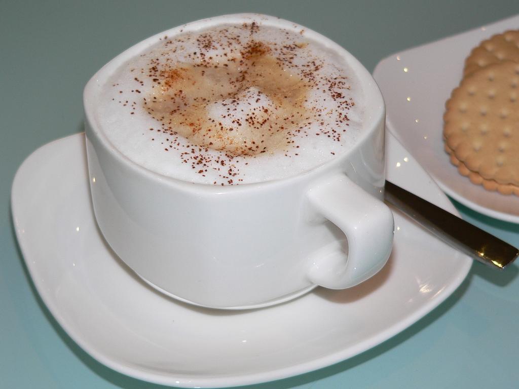 رستوران هتل آمورگوس بوتیک لارناکا