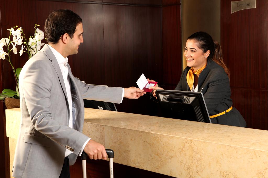 لابی هتل رائوش ارجان بای روتانا بیروت