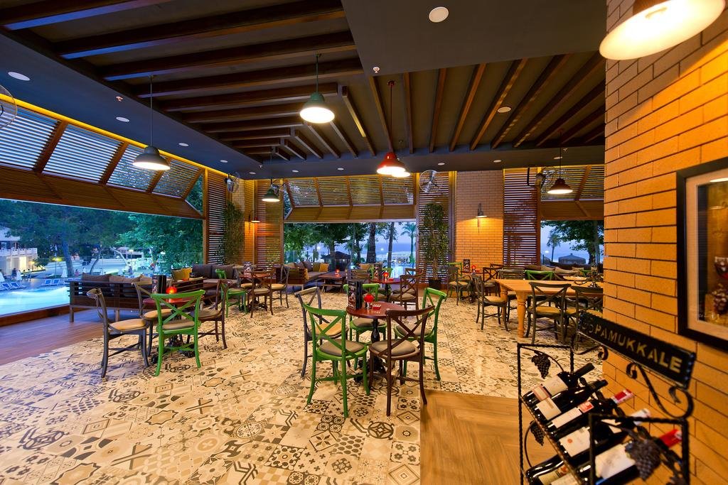 رستوران هتل میرادا دلمار آنتالیا