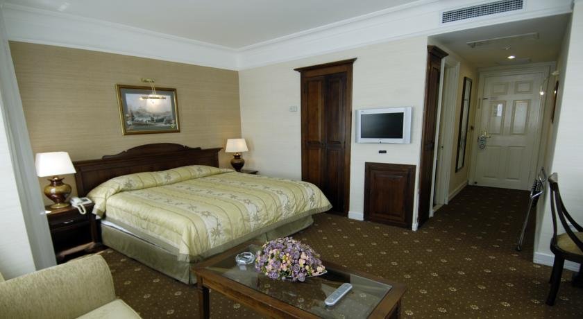 اتاق هتل کارتن