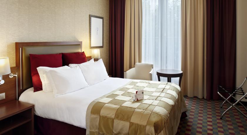 اتاق کرون پلازا پاریس
