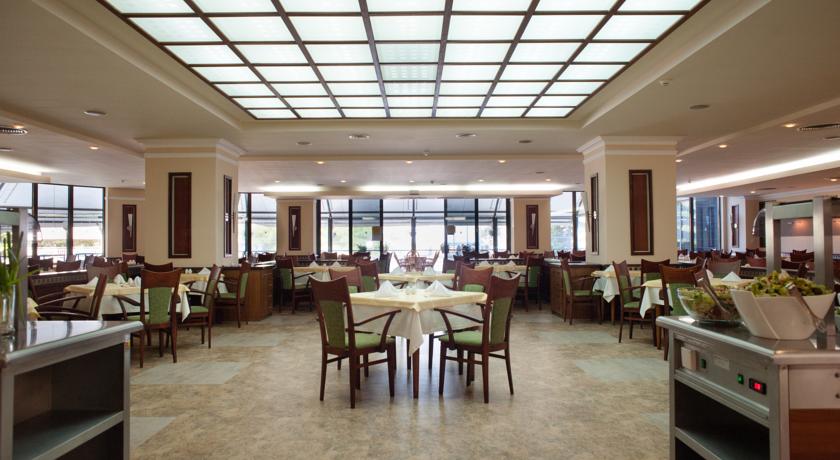 رستوران هتل لیلیا گلدن سندز
