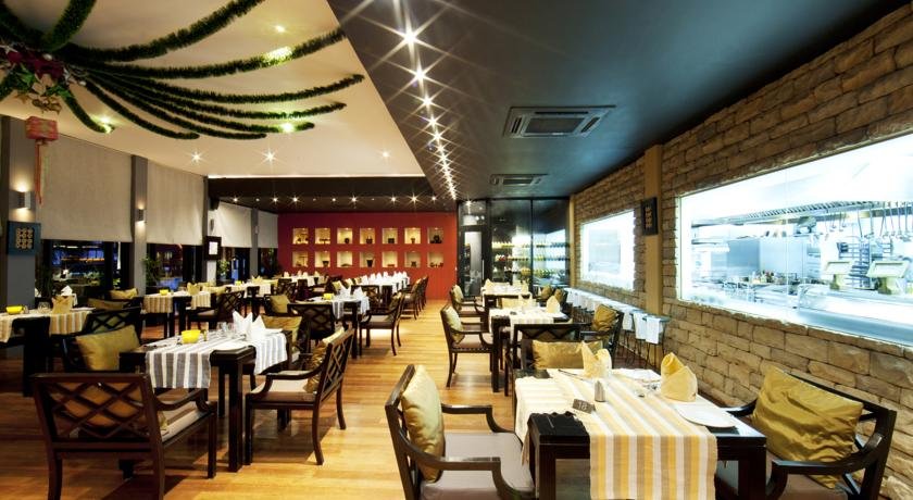 رستوران هتل آداران پرستیژ مالدیو