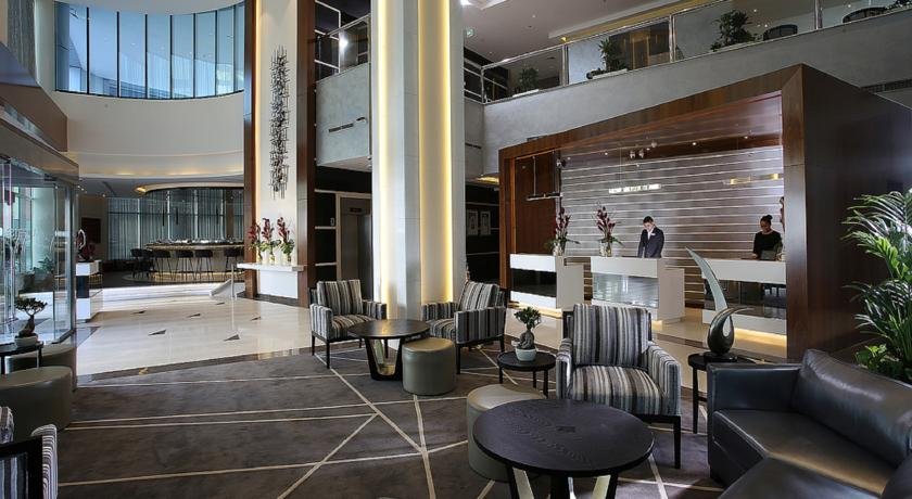 لابی هتل آوریس این المحنا دبی امارات متحده ی عربی