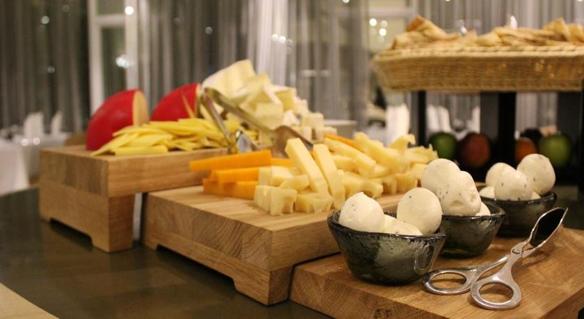 رستوران هتل آوریس این المحنا دبی امارات متحده ی عربی